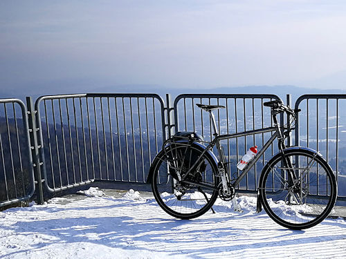 milchiger Sonnenschein auf der Lägern-Hochwacht